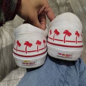 MENS IN-N-OUT IN N OUT  BURGER SNEAKERS SZ 9